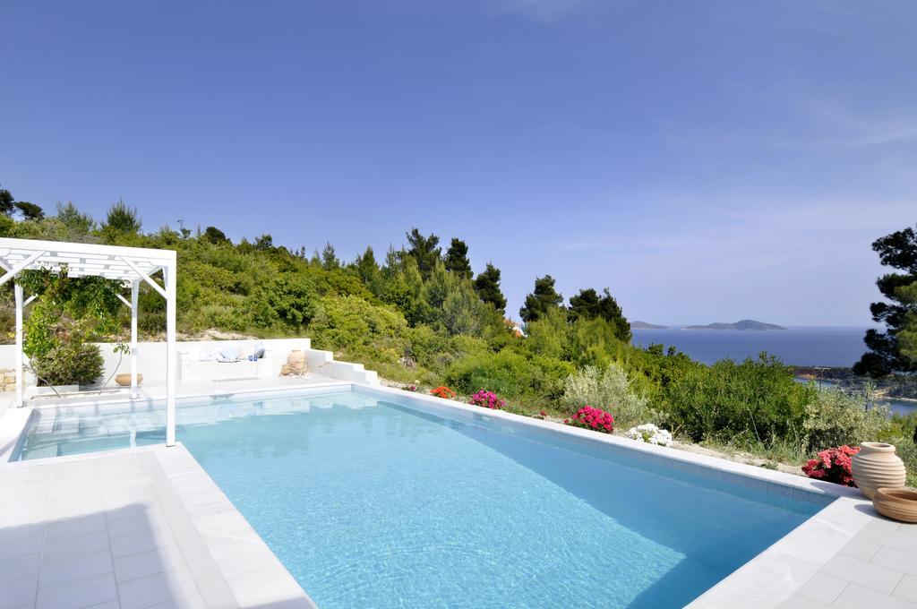 Anemolia Villas With Private Pools Near The Most Beautiful Beaches Of Alonissos Isomata Exterior foto